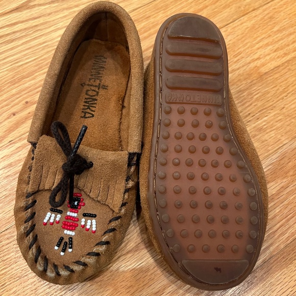 - Minnetonka THUNDERBIRD BEADED BROWN FRINGE Leather Moccasin - Picture 3 of 3